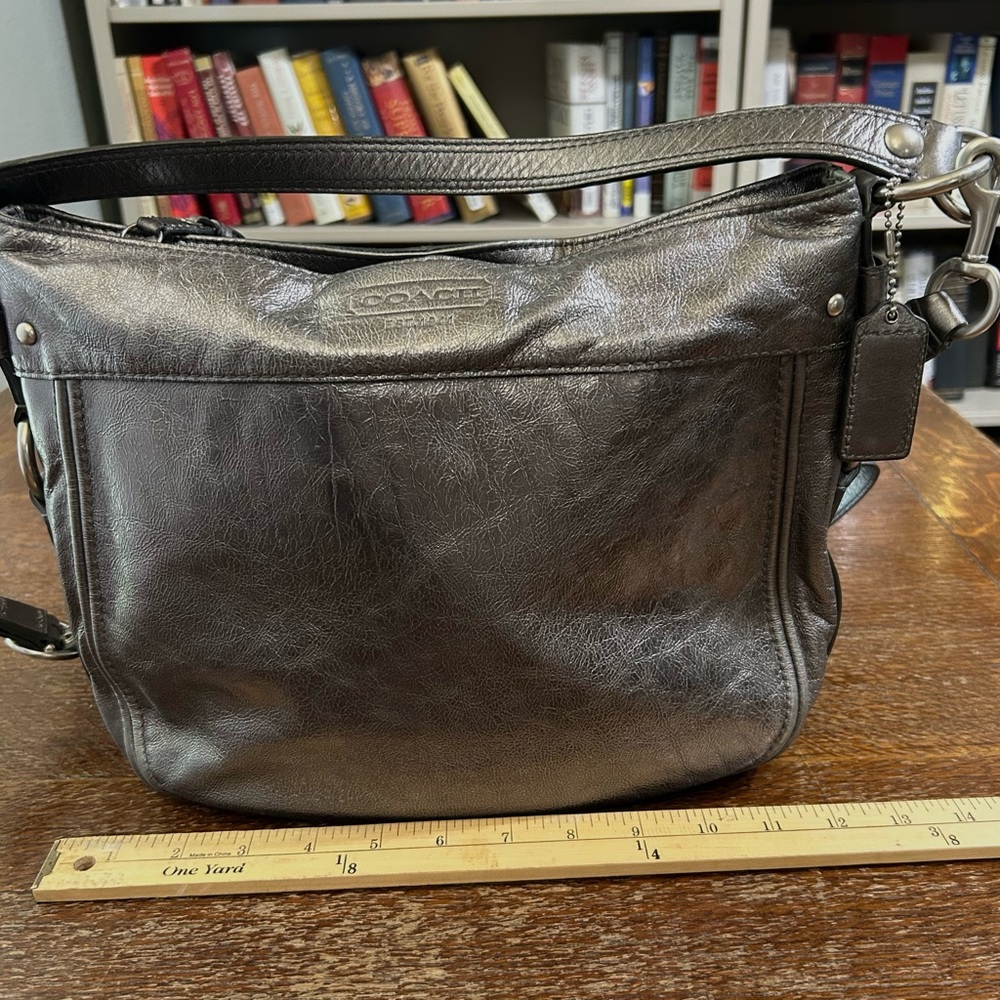 Coach F14707 Vintage Early 2000s Leather Shoulder Bag Metallic Silver Excellent